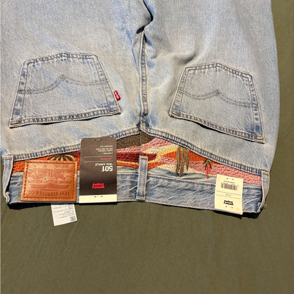 Levis women ankle pants - Picture 4 of 6